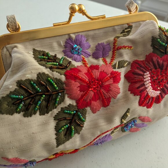 Marco Avane White Beaded Embroidered Clutch - Picture 1 of 11